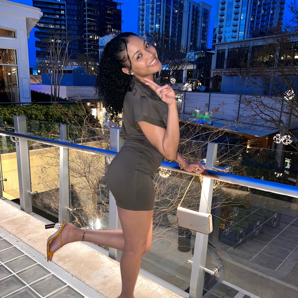 Meet your Posher, Alyssa